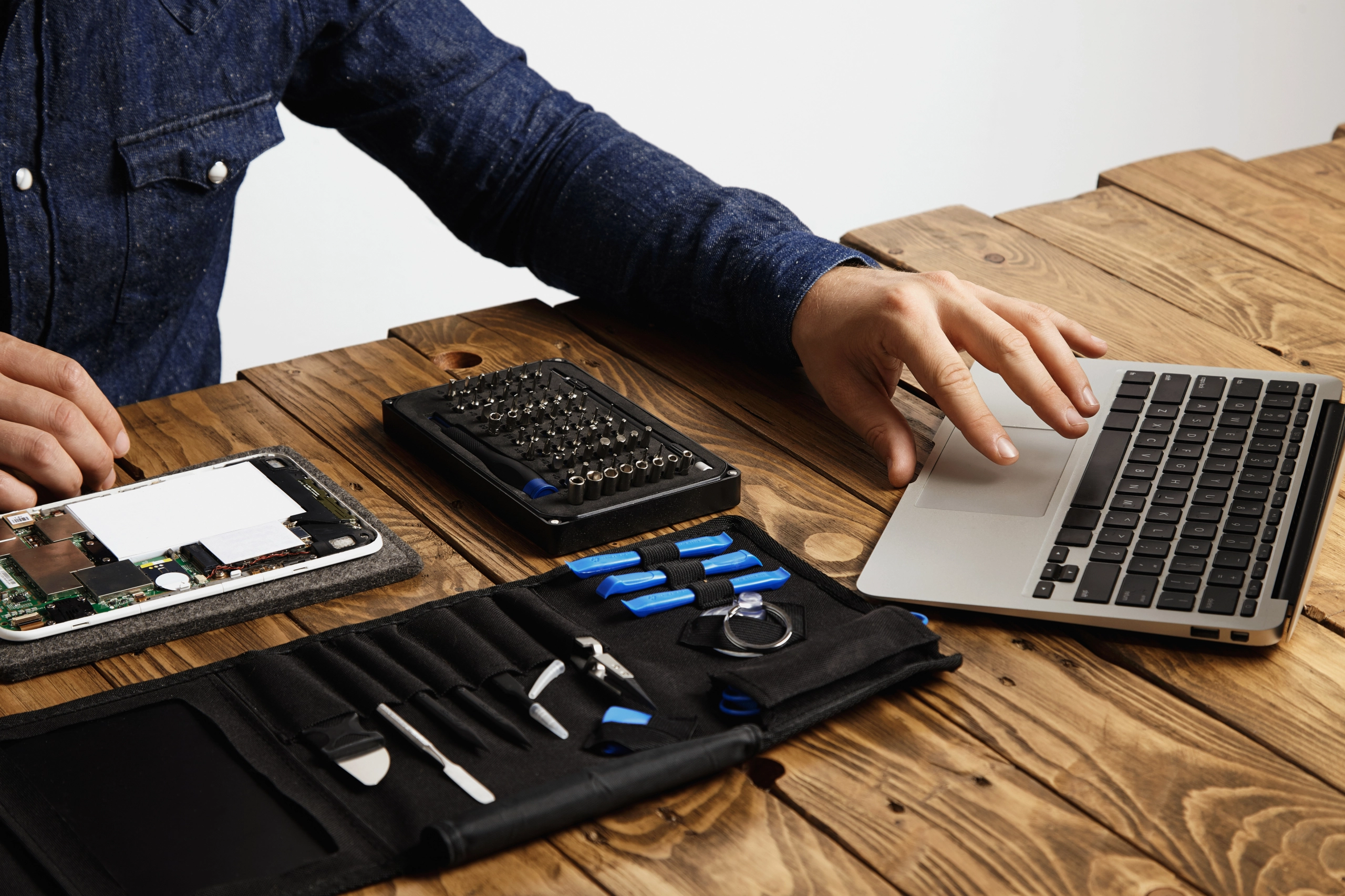 Electronic repair service